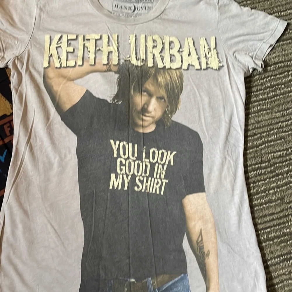 Keith Urban lot (sorry… no actual Keith ♥️) - Picture 2 of 4
